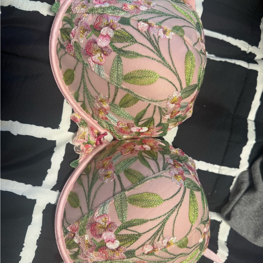 Pink VS Floral Embroidered Bra NWT